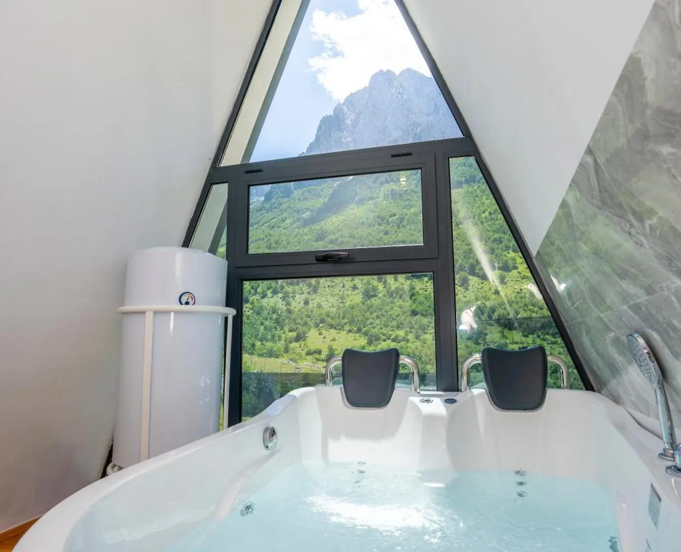 Arditi'S Chalets Boge