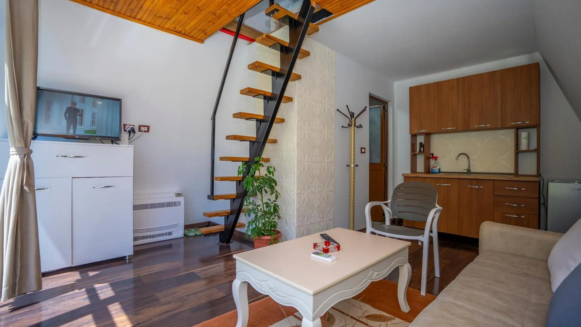 Arditi'S Chalets Boge 0*,