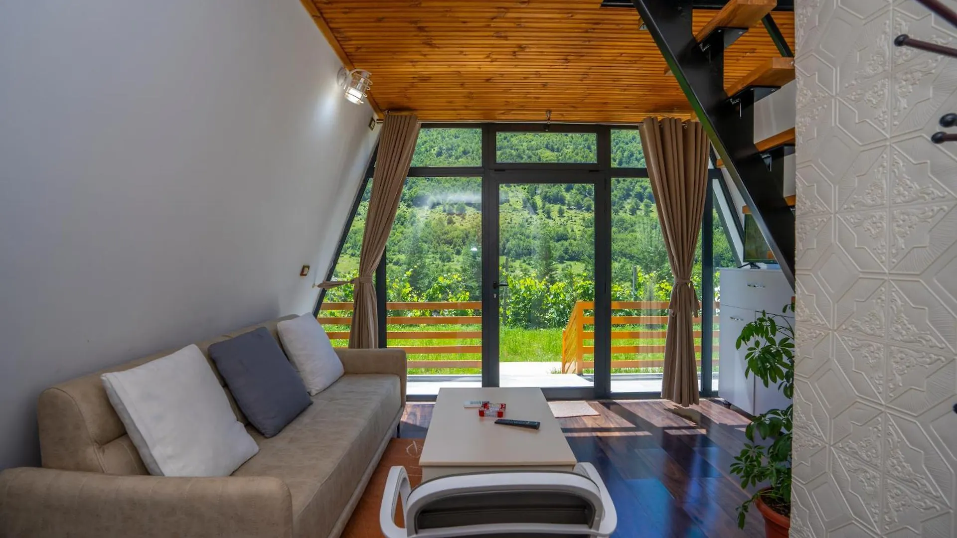 Arditi'S Chalets Boge Albania