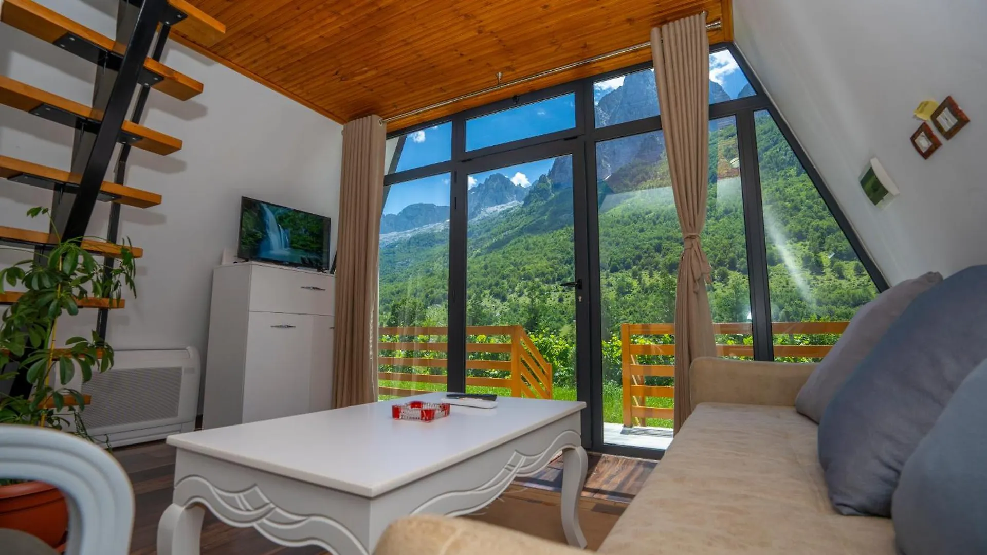 Arditi'S Chalets Boge