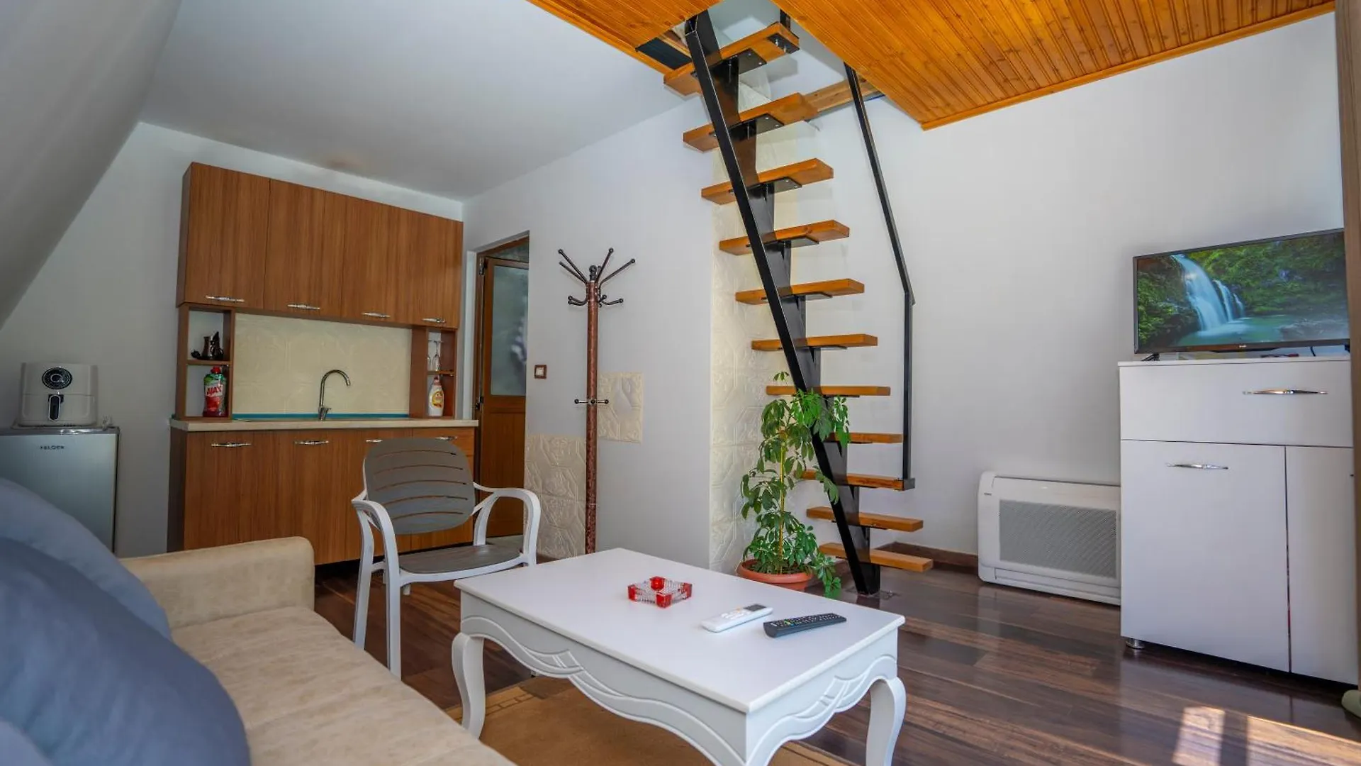 Arditi'S Chalets Boge
