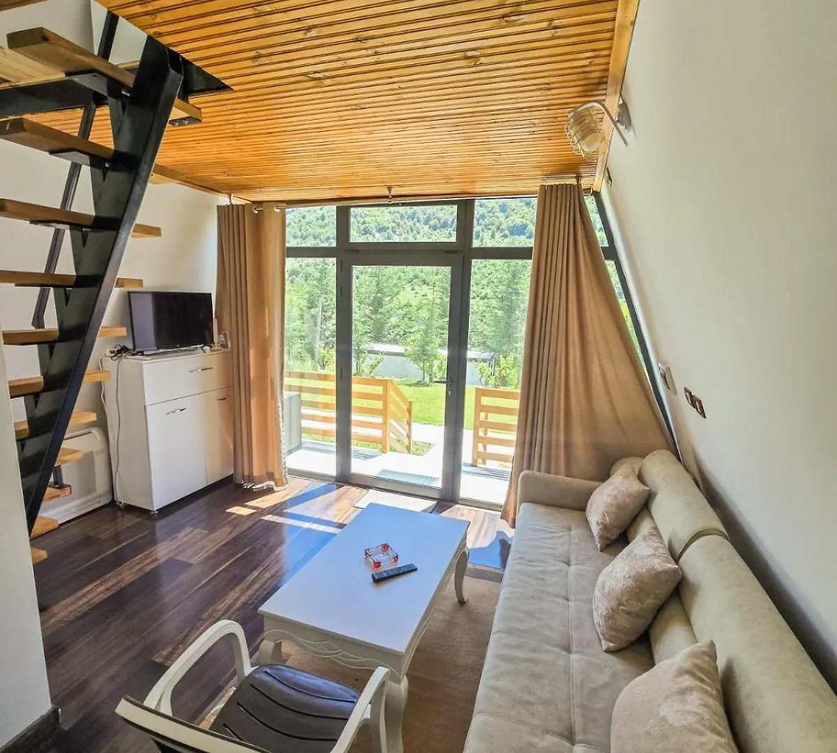 Arditi'S Chalets Boge